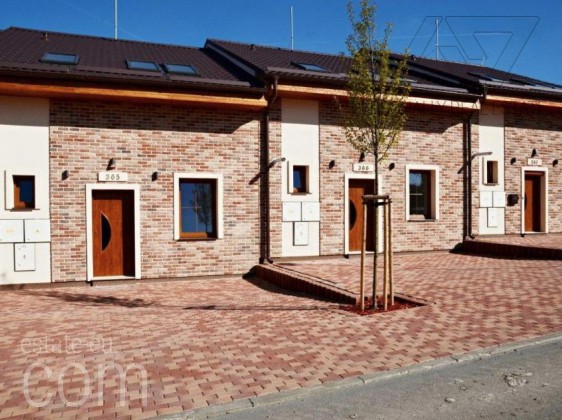 Дом в пригороде Праги, 5-комнатный, 127 м² Пригород Праги - Жилая недвижимость - Personally Real Estate Дом в пригороде Праги, 5-комнатный, 127 м² Пригород Праги - Жилая недвижимость - Personally Real Estate