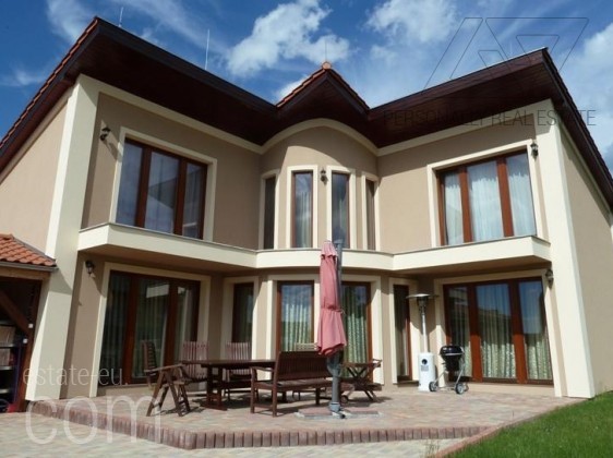 Квартира в пригороде Праги, 5-комнатная, 200 м² Praha-východ - Жилая недвижимость - Personally Real Estate Квартира в пригороде Праги, 5-комнатная, 200 м² Praha-východ - Жилая недвижимость - Personally Real Estate