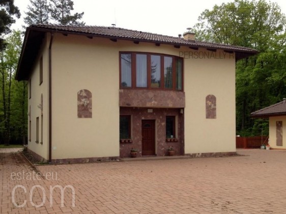 Дом в пригороде Праги, 5-комнатный, 300 м² Praha-západ - Жилая недвижимость - Personally Real Estate Дом в пригороде Праги, 5-комнатный, 300 м² Praha-západ - Жилая недвижимость - Personally Real Estate