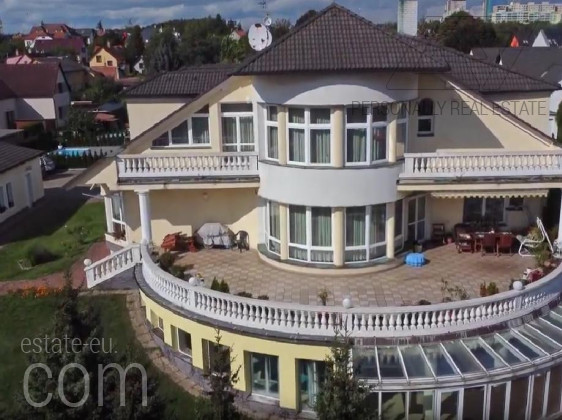 Дом в Праге, 1 627 м² Прага 4 K Hrnčířům - Жилая недвижимость - Personally Real Estate