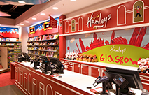 Магазины в Праге: старейший магазин игрушек в мире Hamleys открывает филиал в Праге